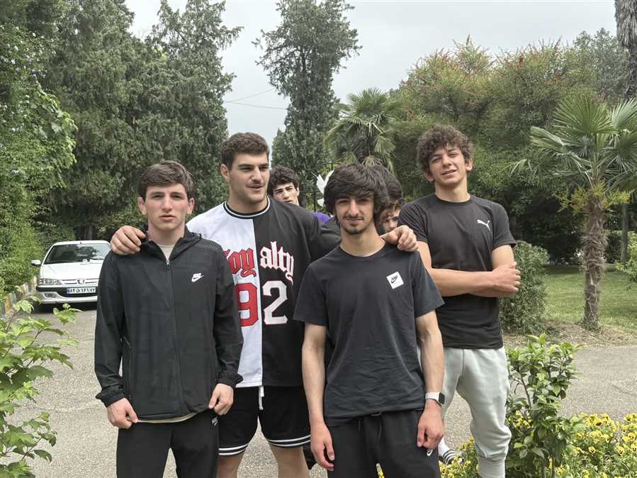 بازدید شرکت کنندگان جام بین المللی کشتی  شهید هاشمی نژاد از باغ شاه عباس صفوی