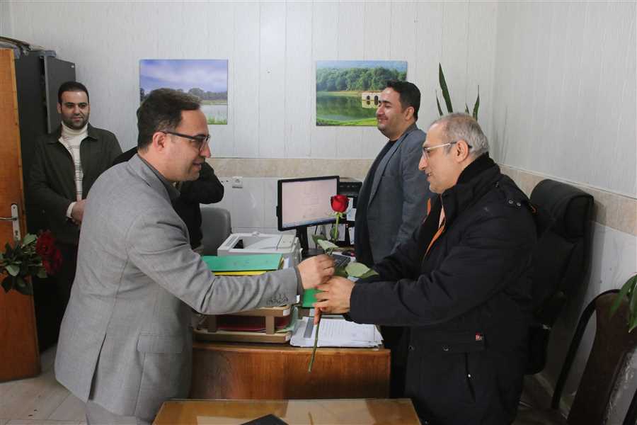 بمناسبت 7 اسفند روز وکیل