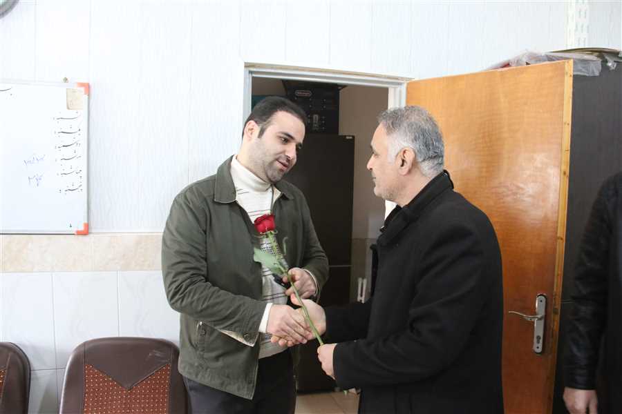 بمناسبت 7 اسفند روز وکیل