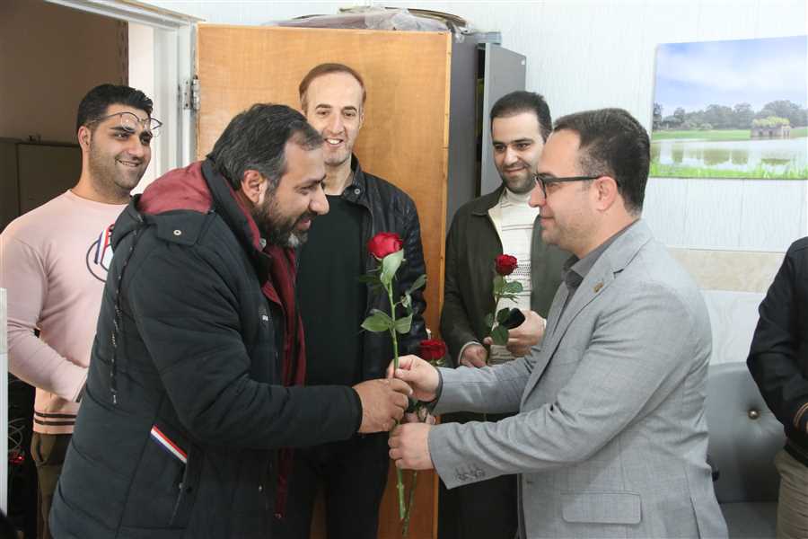 بمناسبت 7 اسفند روز وکیل