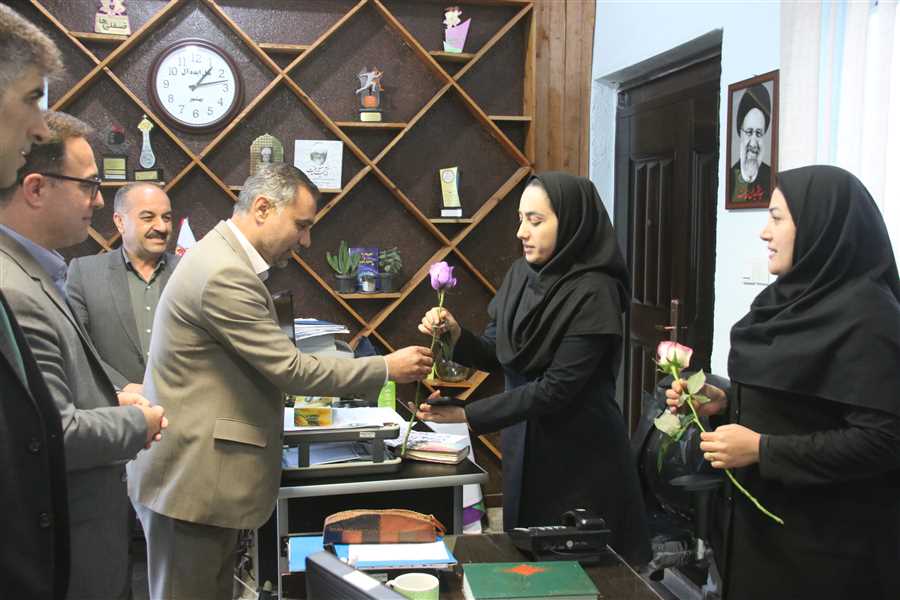 تقدیر شهردار و رئیس شورای اسلامی بهشهر از بانوان شهرداری به مناسبت روز زن و مادر